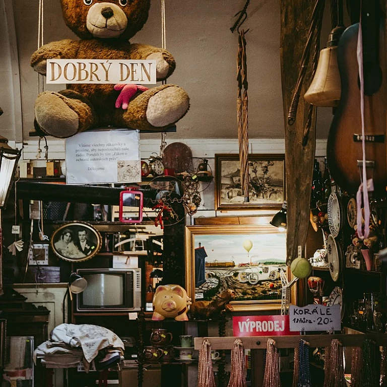 Illuminate Your Path with High-End Survival Flashlights